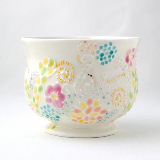 色絵金彩盛花カップ -咲き渡る-